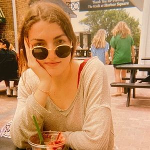 Meet your Posher, Julia